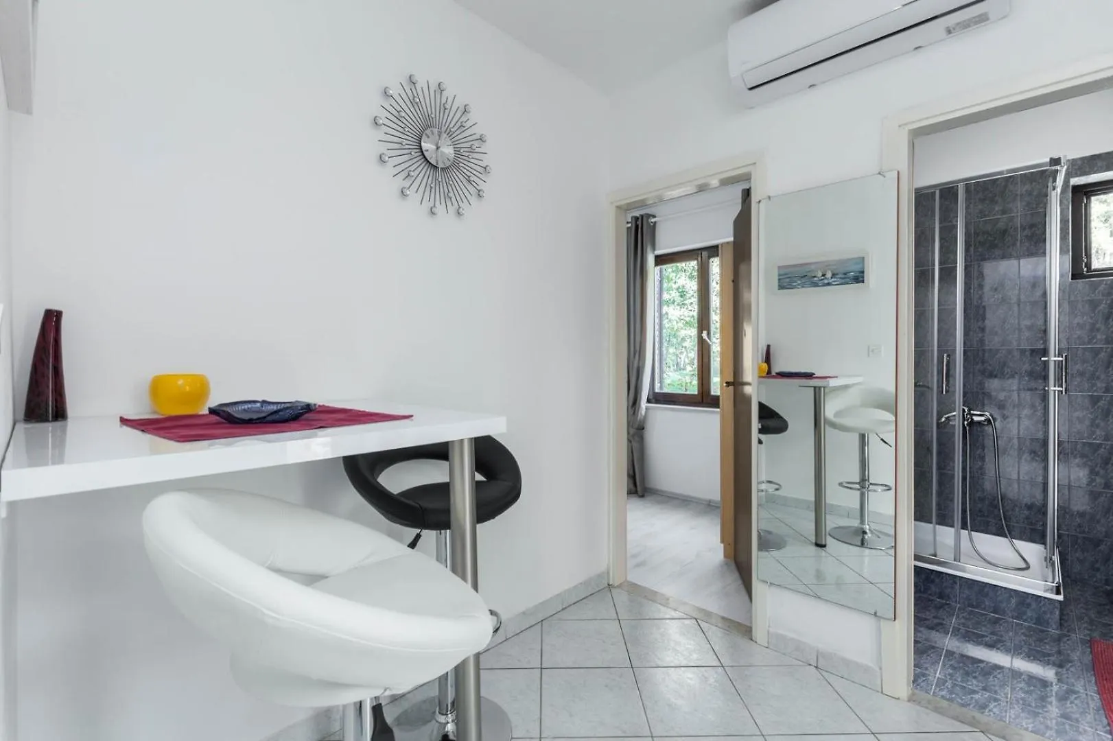 Susnjic Studio With Pool, Children Playground And Terrace Baderna Apartment