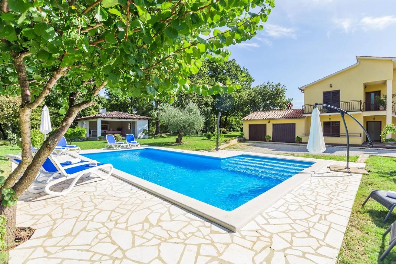 Susnjic Studio With Pool, Children Playground And Terrace Baderna